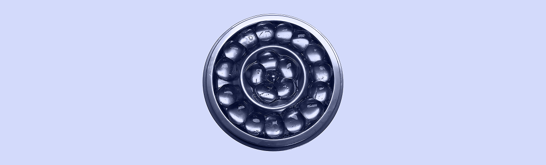 Présentation haut de gamme des capsules avec des matériaux écologiques.